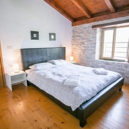 With Swimming Pool Sveti Lovrec, Istria - Sredisnja Istra - 24928 Sveti Lovrec Pazenaticki