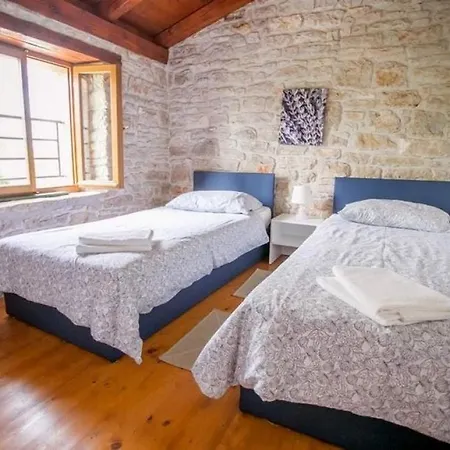 Apartman With Swimming Pool Sveti Lovrec, Istria - Sredisnja Istra - 24928
