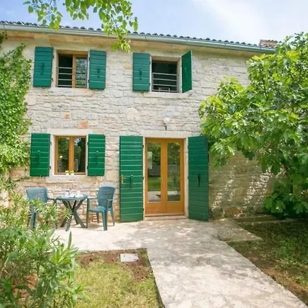 With Swimming Pool Sveti Lovrec, Istria - Sredisnja Istra - 24928 *