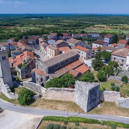 Apartman With Swimming Pool Sveti Lovrec, Istria - Sredisnja Istra - 24928 Sveti Lovrec Pazenaticki