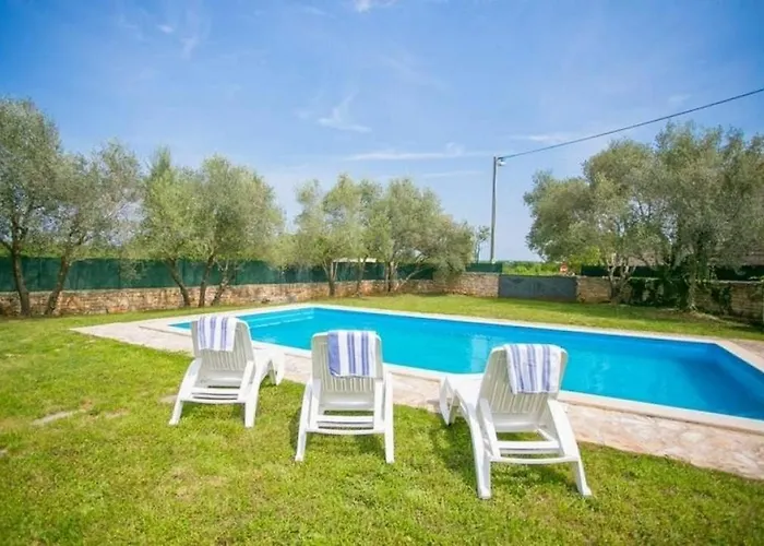 Apartman With Swimming Pool Sveti Lovrec, Istria - Sredisnja Istra - 24928 Sveti Lovrec Pazenaticki